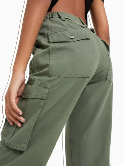 Stijlvolle blauwe cargo broek met verstelbare taille en cargozakken, ideaal voor moderne vrouwen. Comfortabel en trendy.