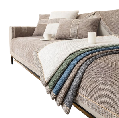 "Stijlvolle CozyGuard bankhoes van luxe chenille in grijs, beschermt en vernieuwt uw woonkamer met chic en comfort."