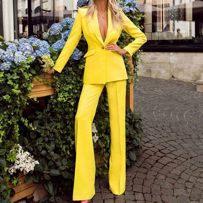 Stijlvolle dames blazer set met getailleerde blazer, V-hals, gouden knoop, rechte broek. Verkrijgbaar in diverse kleuren.