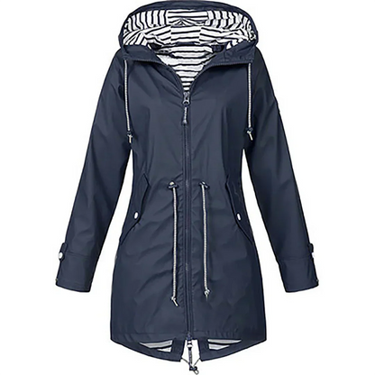 "Stijlvolle dames regenjas, waterdicht en elegant, flatterende pasvorm in diverse kleuren en maten, perfect voor regenachtige