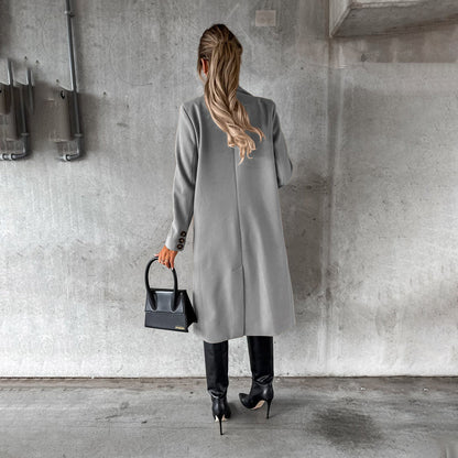 Stijlvolle dames winterjas met strakke lijnen, warme isolatie en diverse kleuren. Perfect voor koude dagen, elegant en comfor