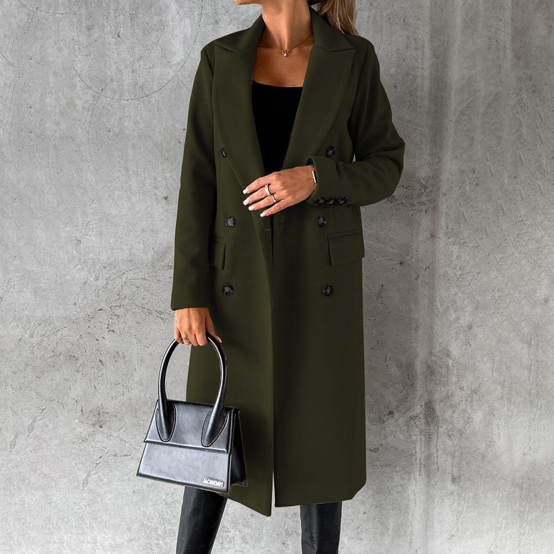 Stijlvolle dames winterjas met strakke lijnen, warme isolatie en diverse kleuren. Perfect voor koude dagen, elegant en comfor