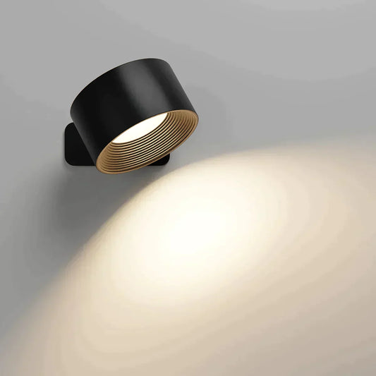 "Stijlvolle draadloze oplaadbare 360° LED wandlamp, geschikt voor binnen en buiten, in hout, wit of zwart."