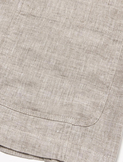 "Stijlvolle heren linnen blazer in beige, luchtig en ademend, perfect voor warme zomerdagen en vele gelegenheden."