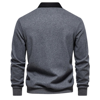 "Stijlvolle heren polo sweatshirt met klassieke kraag en patchwork detail, gemaakt van zachte katoenblend, regular fit."