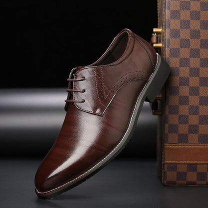 Stijlvolle heren veterschoenen met brogue-details, gemaakt van premium leer, elegante en veelzijdige uitstraling.