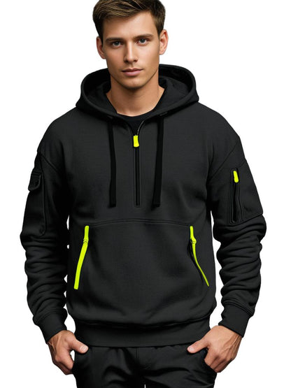 "Stijlvolle khaki herenhoodie met comfortabele pasvorm, ideaal voor zomer, gemaakt van ademende stof voor casual en sportieve