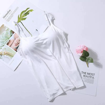 "Stijlvolle top met ingebouwde BH, verstelbare bandjes, in diverse kleuren voor comfortabele en veelzijdige outfits."