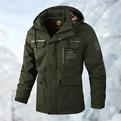"Stijlvolle waterdichte herenjas met afneembare capuchon, perfecte winterbescherming tegen regen en wind."