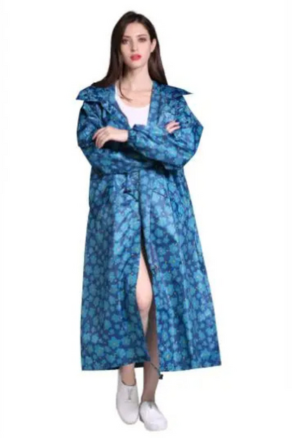 Stijlvolle waterdichte lange regenjas voor dames, verstelbare taille, ruime capuchon, verkrijgbaar in diverse kleuren.