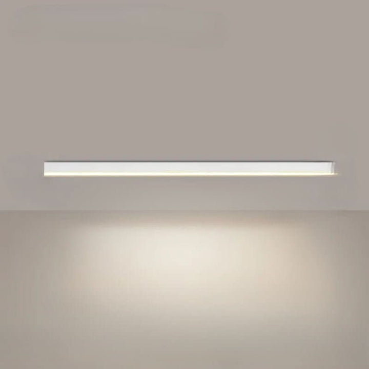 Design LED plafondlamp, functionele verlichting in gang met minimalistische uitstraling.