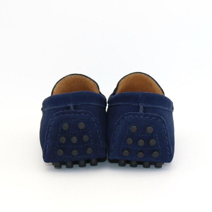 Donkerblauwe suede heren instap loafers, comfortabel en stijlvol voor elke casual of formele gelegenheid.