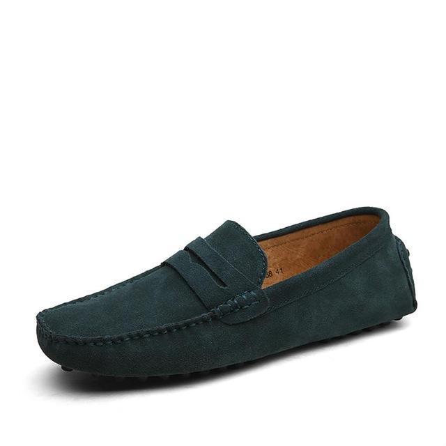 Stijlvolle grijze suede loafers voor heren, instapmodel dat gemak en elegantie combineert in herenmode.