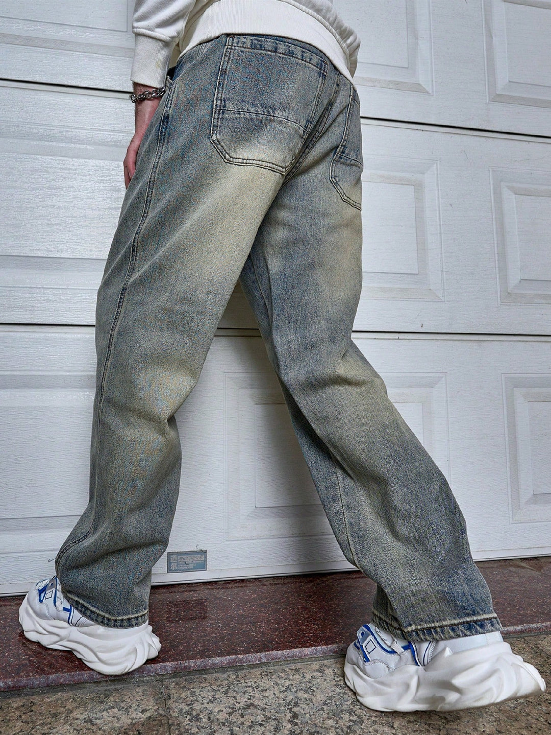 Stijlvolle donkerblauwe straight leg jeans voor heren, een comfortabele en veelzijdige broek voor elke dag.