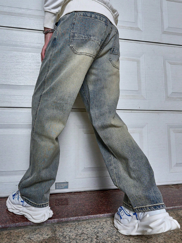 Stijlvolle donkerblauwe straight leg jeans voor heren, een comfortabele en veelzijdige broek voor elke dag.