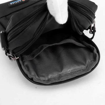 "Tactische heren crossbody tas, robuust ontwerp met meerdere opbergvakken, verstelbare riem, ideaal voor dagelijks gebruik."