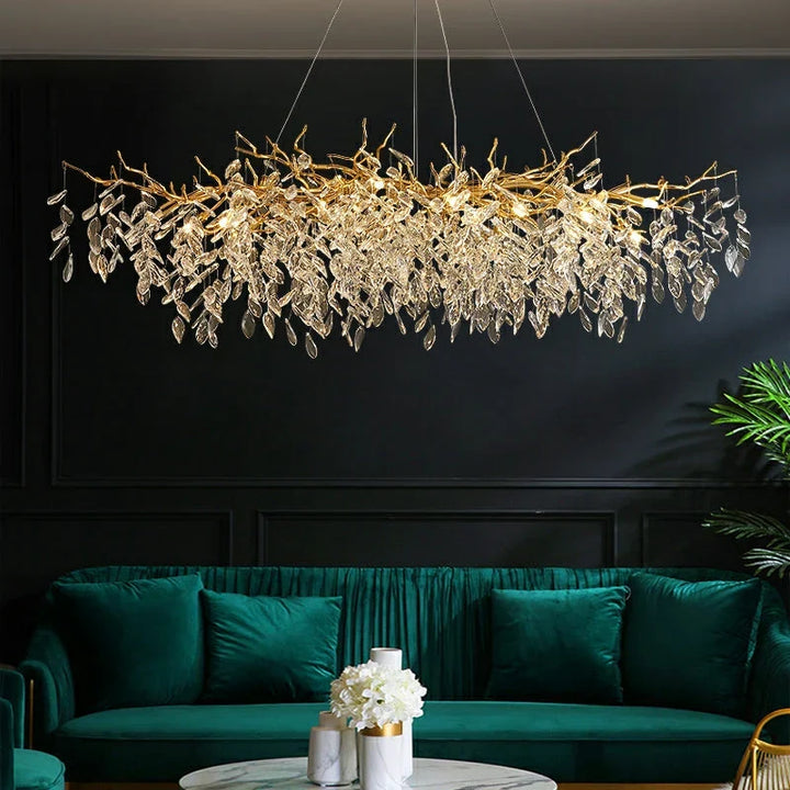 Aurelia luxe kristallen kroonluchter met elegant bladontwerp voor moderne interieurs.