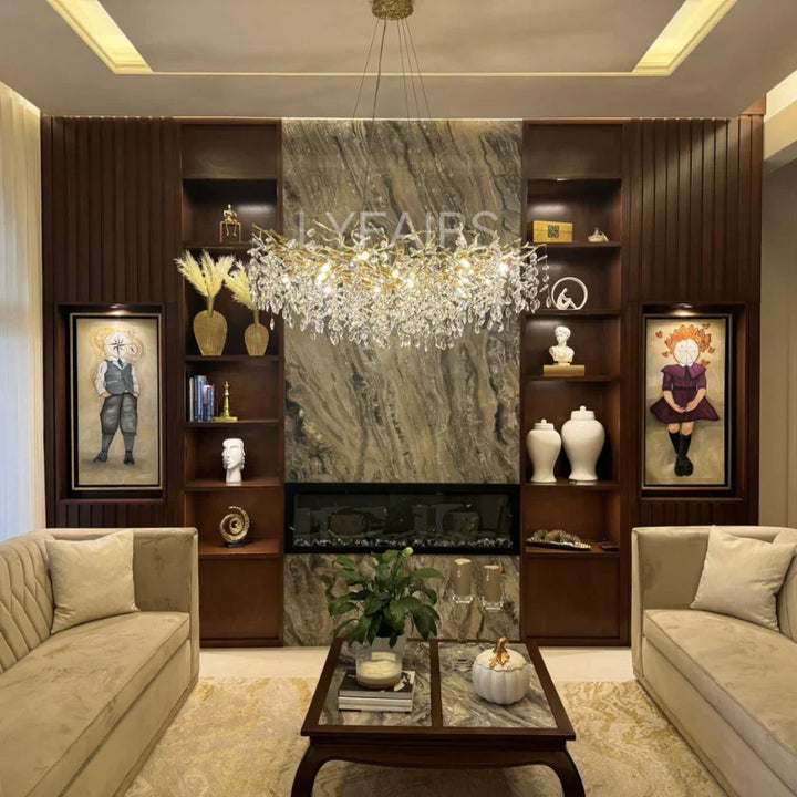 Zilveren Aurelia design kroonluchter, luxe binnenverlichting met sprankelende kristallen.