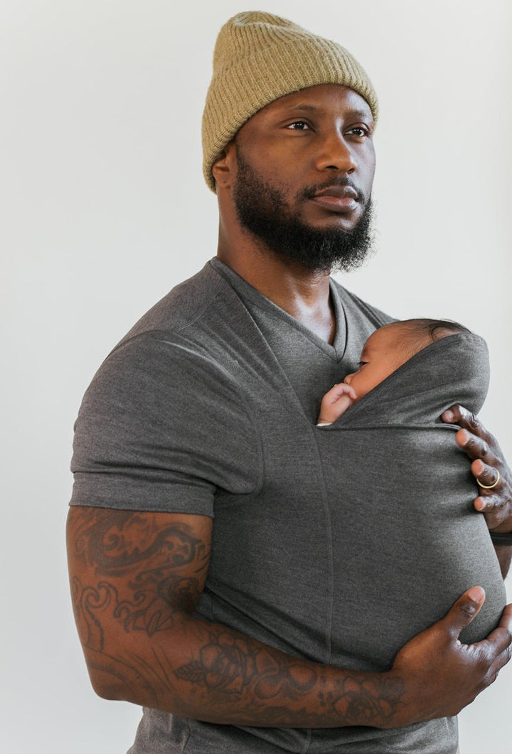 Ergonomisch draagdoek T-shirt met veilige buidel voor baby's heup- en rugondersteuning.