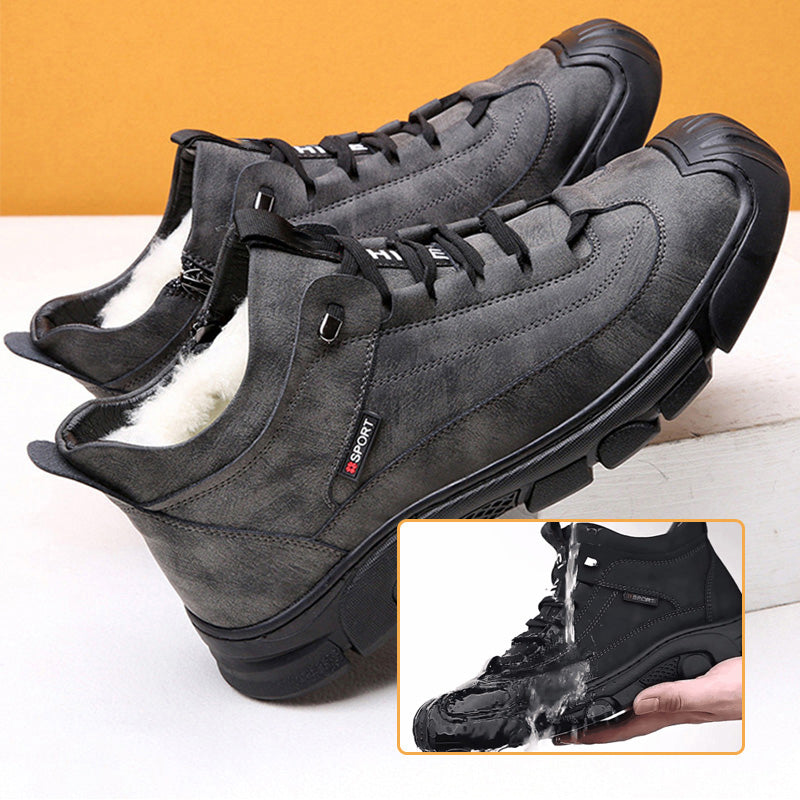 Casual Theo heren sneakers in zwart met veters en rits. Makkelijk aan- en uit te trekken, comfortabel.