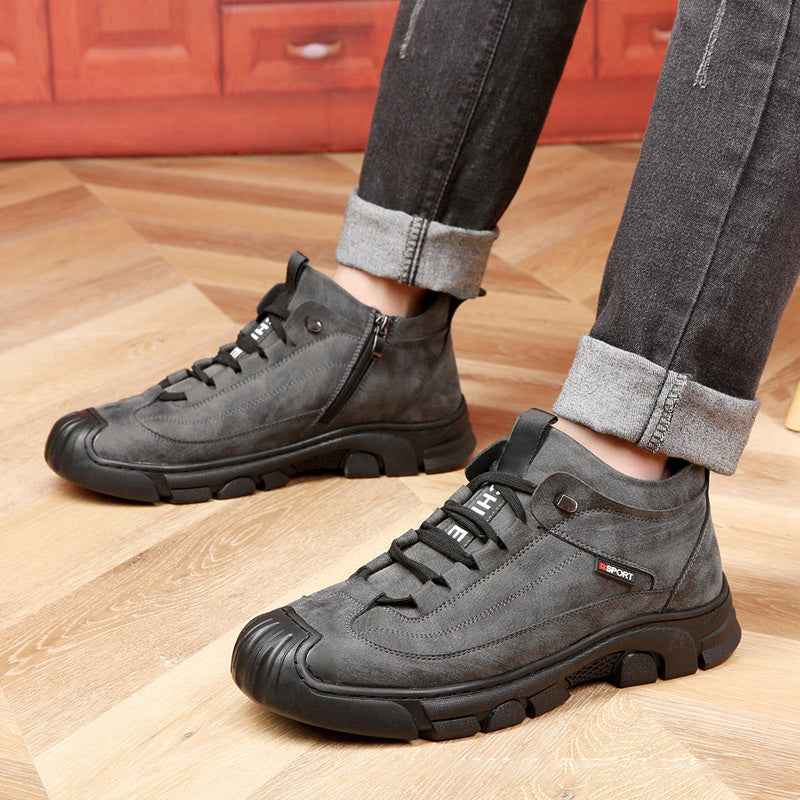 Zwarte Theo heren sneakers met veters en zijrits. Comfortabele, stijlvolle schoenen voor elke dag.
