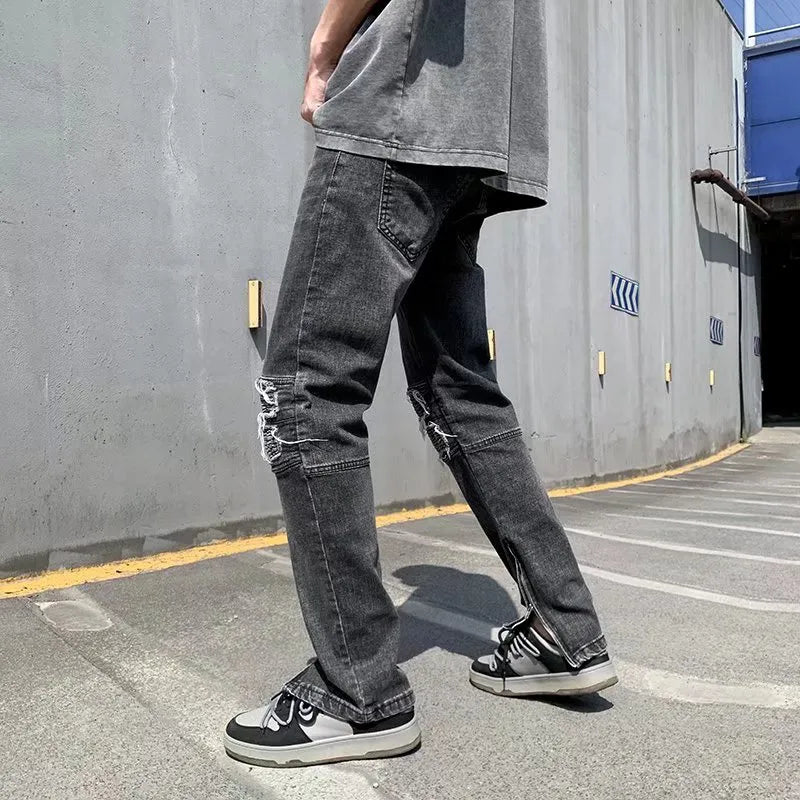 Veelzijdige blauwe herenjeans, perfect voor dagelijks comfort. Deze casual spijkerbroek is een essentieel item in herenmode.