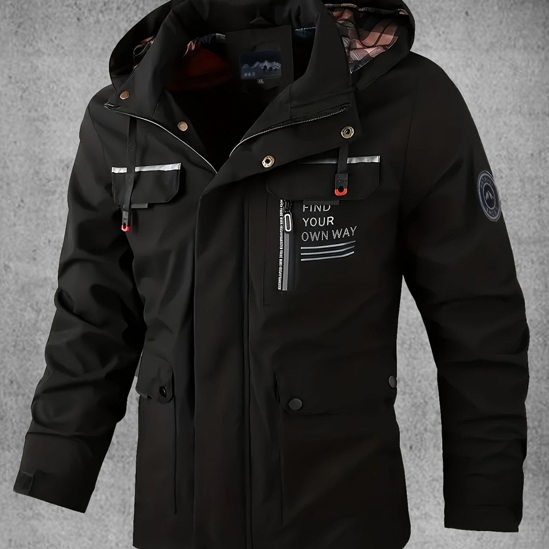 Duurzame heren outdoorjas, softshell met waterdichte eigenschappen en handige capuchon.