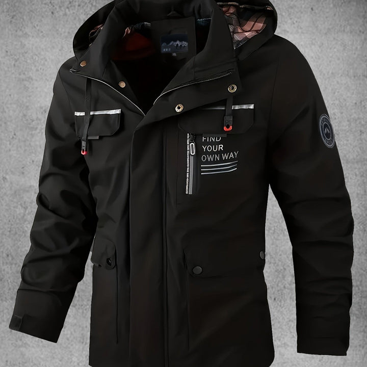 Duurzame heren outdoorjas, softshell met waterdichte eigenschappen en handige capuchon.