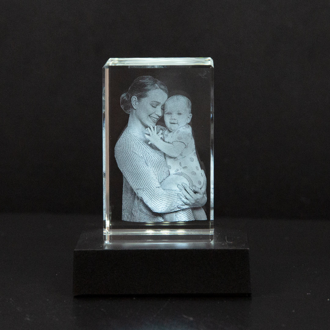 Decoratief fotokristal met laserfoto, ideaal als gepersonaliseerde huisdecoratie of uniek verjaardagscadeau.