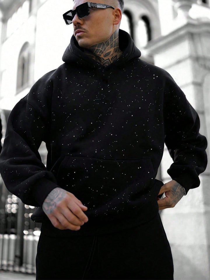 Ontspannen stijl heren oversized hoodie, perfect voor een comfortabele casual outfit in de herfst.