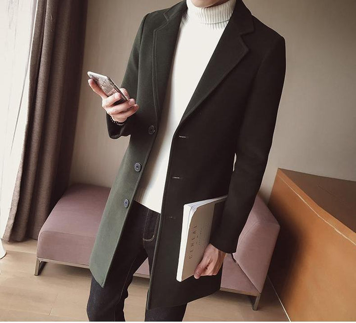 Warme, comfortabele heren overjas, ideaal tegen de kou. Een lange, klassieke winterjas en herfstjas als stijlvolle buitenkleding.