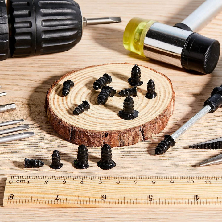Betrouwbare noodreparatieset voor voertuigbanden, perfect voor onverwachte lekke banden op reis; inclusief gereedschap.