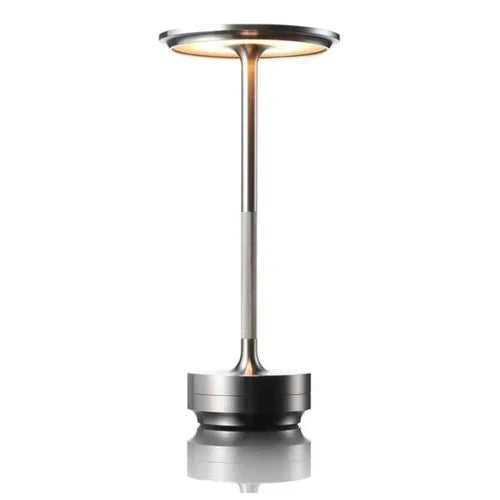 Minimalistische draadloze tafellamp GlowBeam, zilver, USB-oplaadbaar voor sfeervolle momenten.