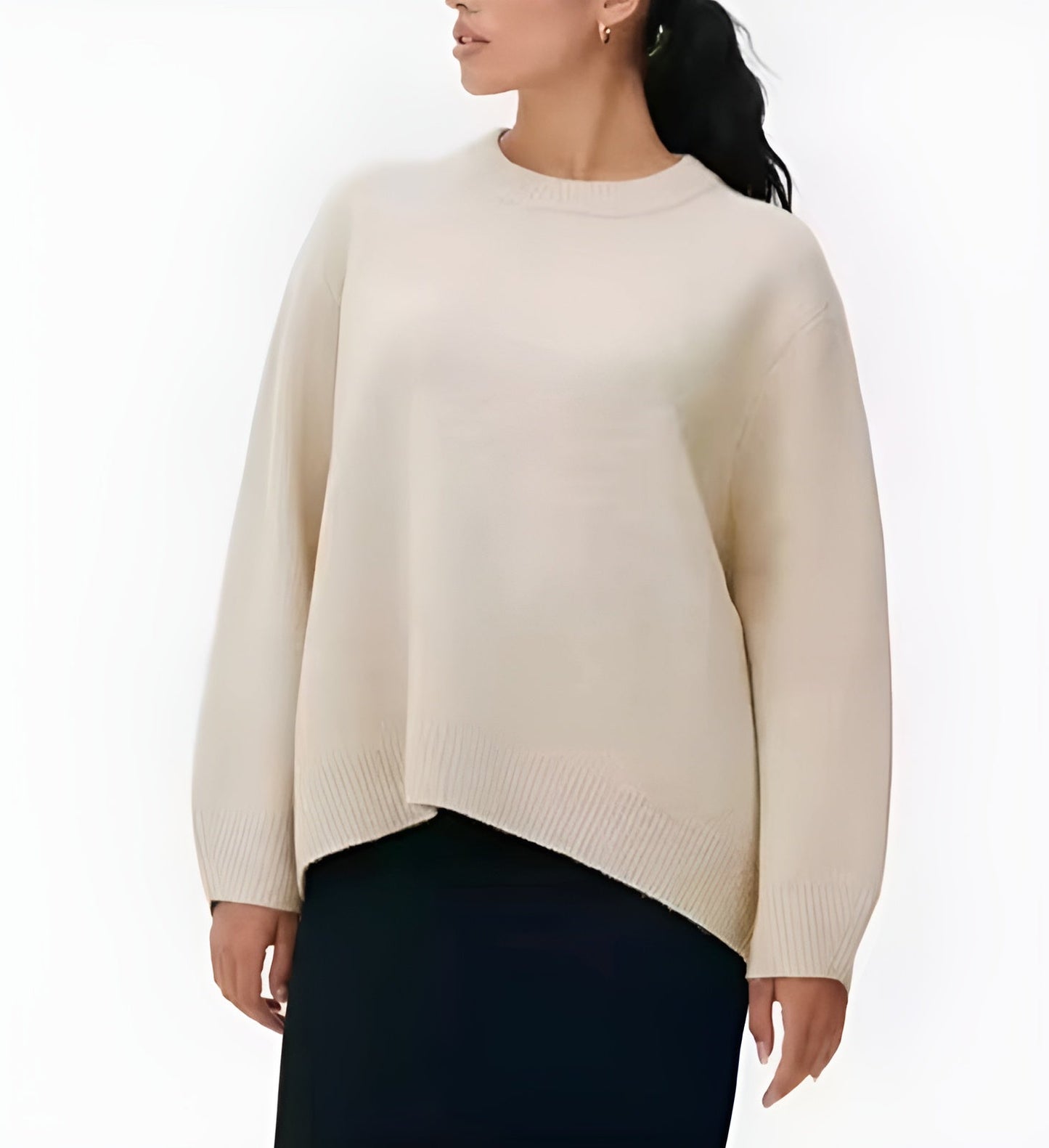 "Trendy oversized sweater in zachtroze met losse pasvorm, ideaal voor herfst en winter, perfect voor jeans en leggings."