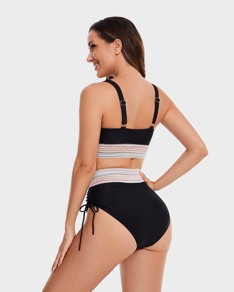 "Trendy verstelbare damesbikini, wine red, met high-waisted design en kleurblokken voor elegantie en comfort."