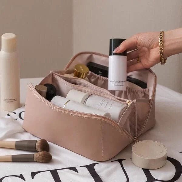 Chique dames toilettas, een onmisbare fashion accessoire om make-up en beauty producten stijlvol op te bergen.