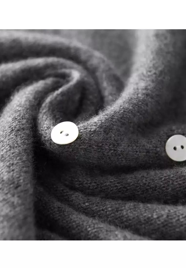 Comfortabel gebreid damesvest, ideaal voor een casual of chique look in de winter.