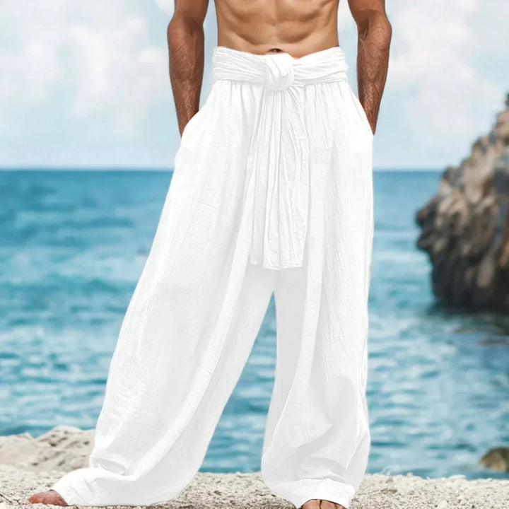 Comfortabele linnen herenbroek, ideaal als ademende zomerbroek. Casual herenmode voor relaxte lente- en zomerlooks.