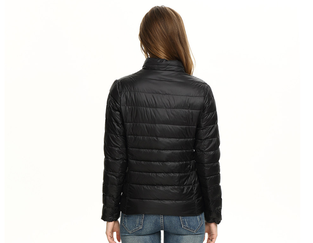 Moderne casual dames Alina donsjas. Lichtgewicht en warme gewatteerde winterjas, essentieel voor vrouwenkleding.