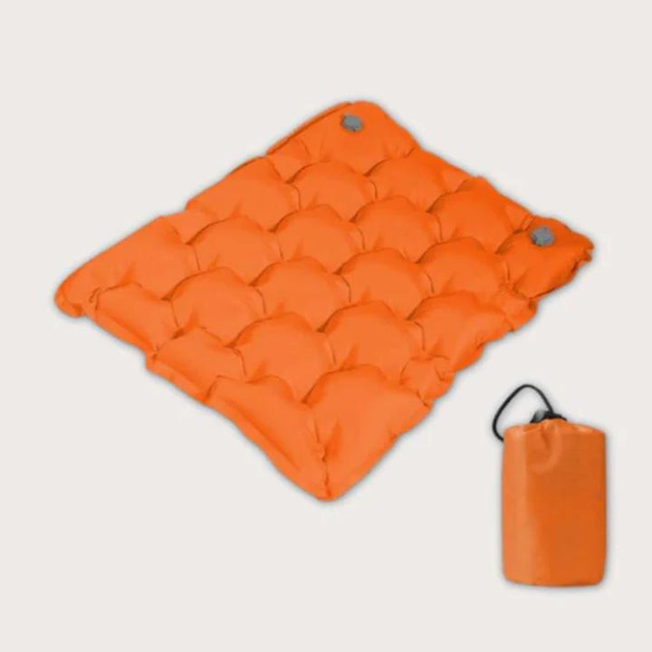 Veelzijdig opblaasbaar zitkussen; perfect voor outdoor, camping, wandelen en festivals.