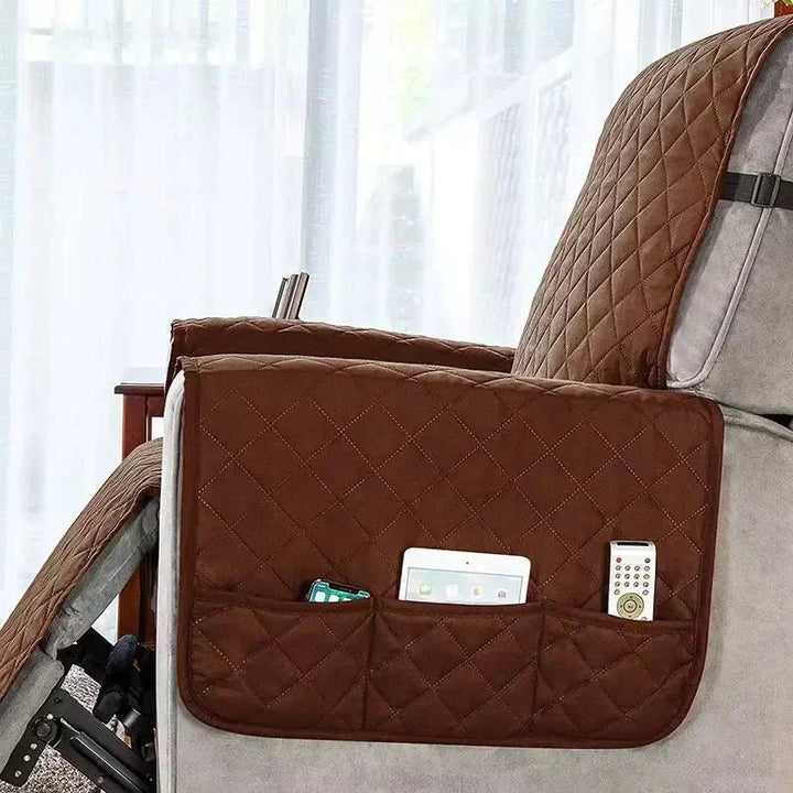 Functionele fauteuilhoes FlexCover voor meubelbescherming en een comfortabele zitervaring.