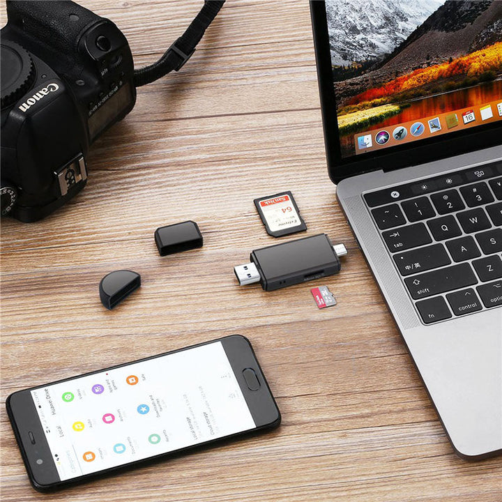 Handige USB-C kaartlezer voor SD en MicroSD kaarten. Maak snel een back-up of draag data over.