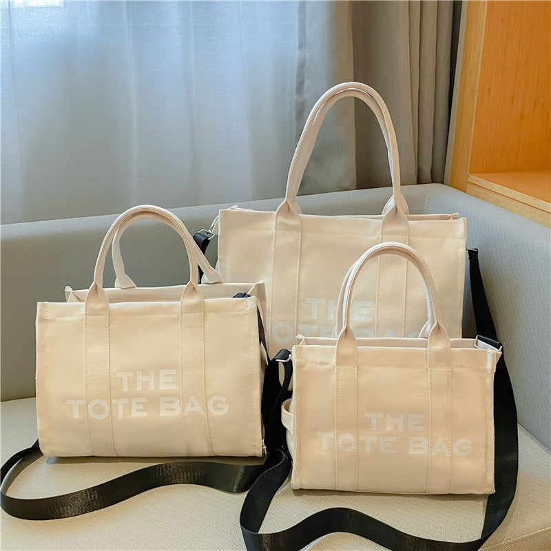 Stijlvolle en praktische canvas dames draagtas, perfect als schoudertas of handtas voor dagelijks gebruik.