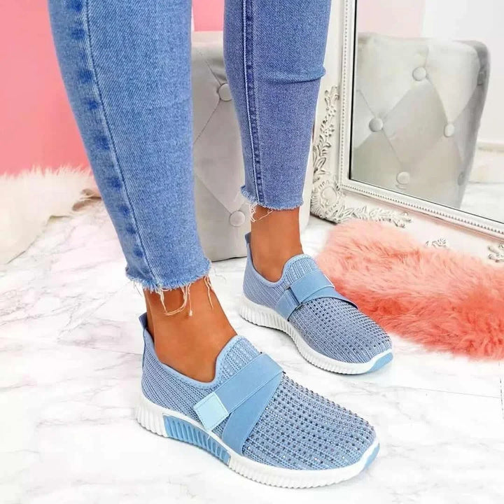 Elegante dames T-strap flats voor dagelijks comfort. Ideaal voor lente en herfst casual en nette outfits.