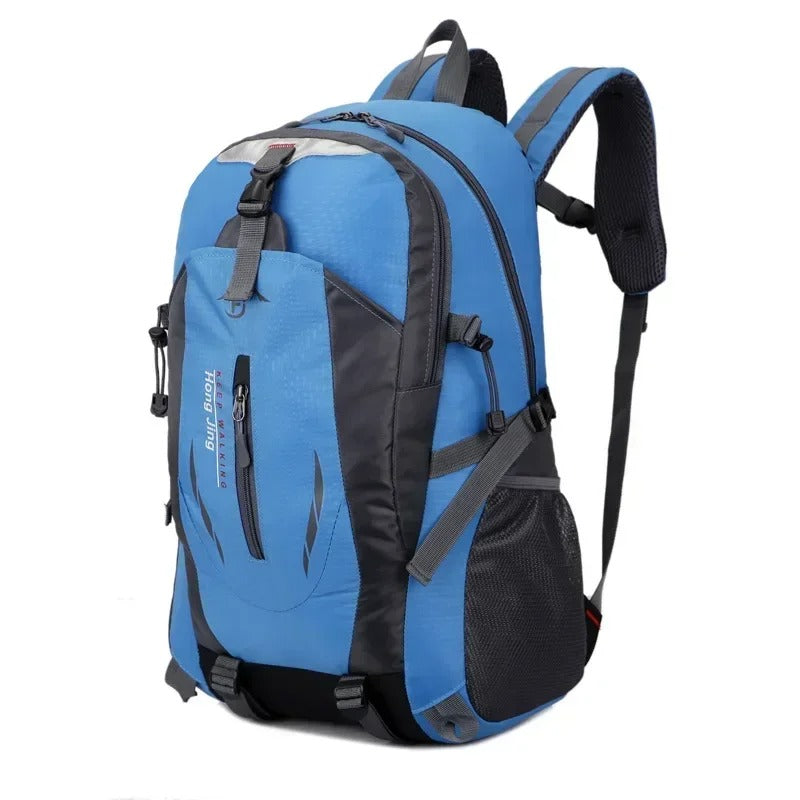 Praktische reisrugzak (40 liter) met meerdere vakken, perfect voor outdoor avonturen en georganiseerd inpakken.