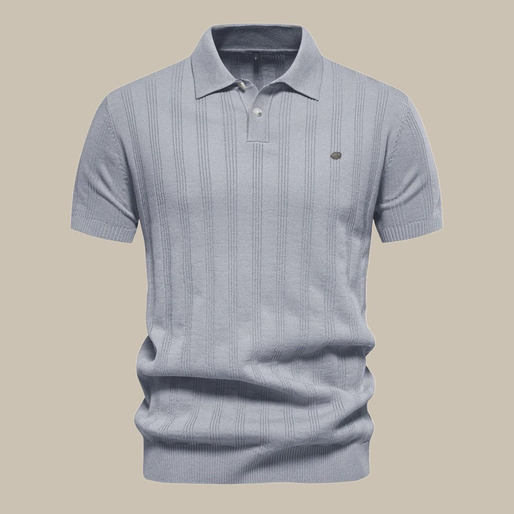 Stijlvol heren poloshirt met korte mouwen in tijdloos design, perfect voor casual en smart casual zomerkleding.