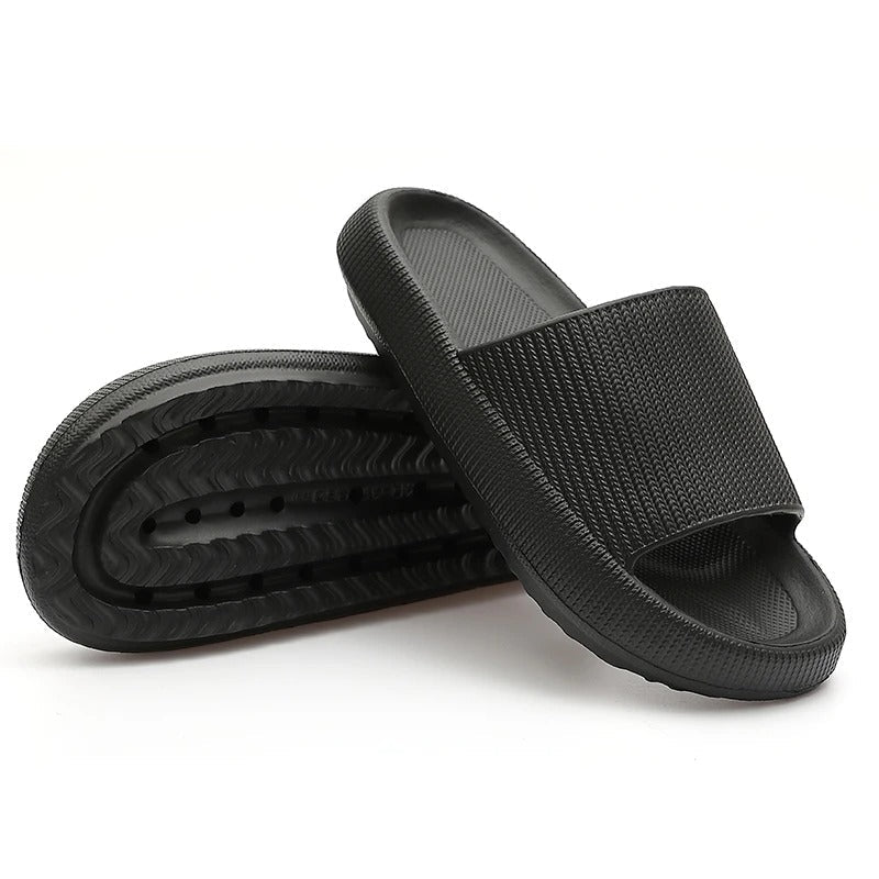 Unisex CozyCloud slippers met zachte zool voor hemels comfort thuis.