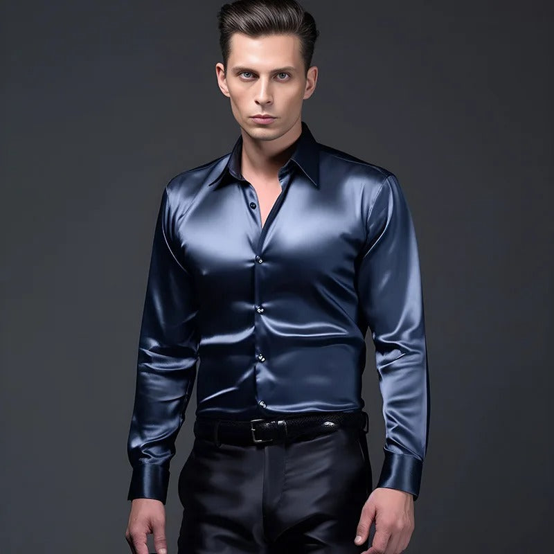 Elegant glimmend herenoverhemd, voorzien van glanzende revers, ideaal voor avondkleding of zakelijke evenementen.