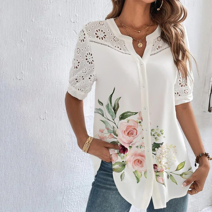 Damesblouse met unieke speelse print, comfortabele pasvorm, ook in ruime maten verkrijgbaar.