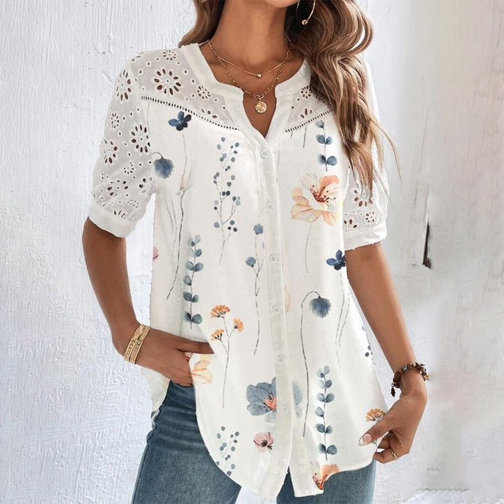 Modebewuste damesblouse met vrolijke, speelse print. Geeft elke outfit een casual-chique touch.